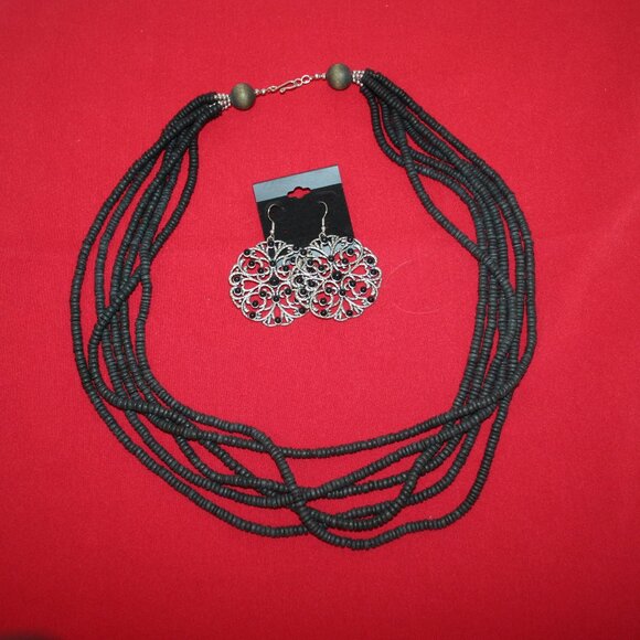 5 Strand Black Matte Disk Beads with Shiny Silver Clasp R-942 - Picture 5 of 5